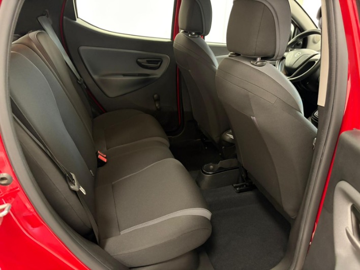 Lancia Ypsilon 1.2 Silver 69cv unico proprietario - immagine 3